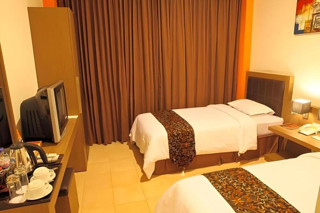 Grand Malioboro Yogyakarta Hotel Luaran gambar